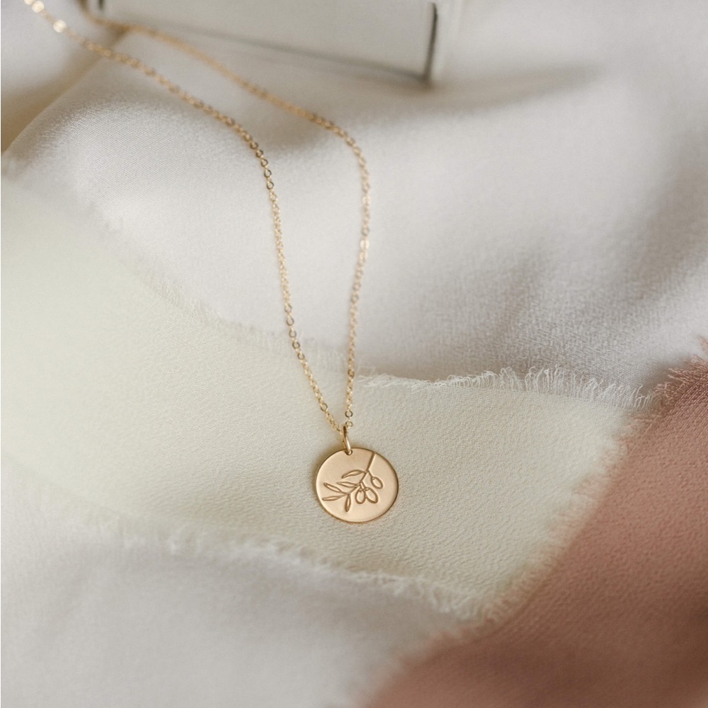 GLDN Olive Branch Necklace